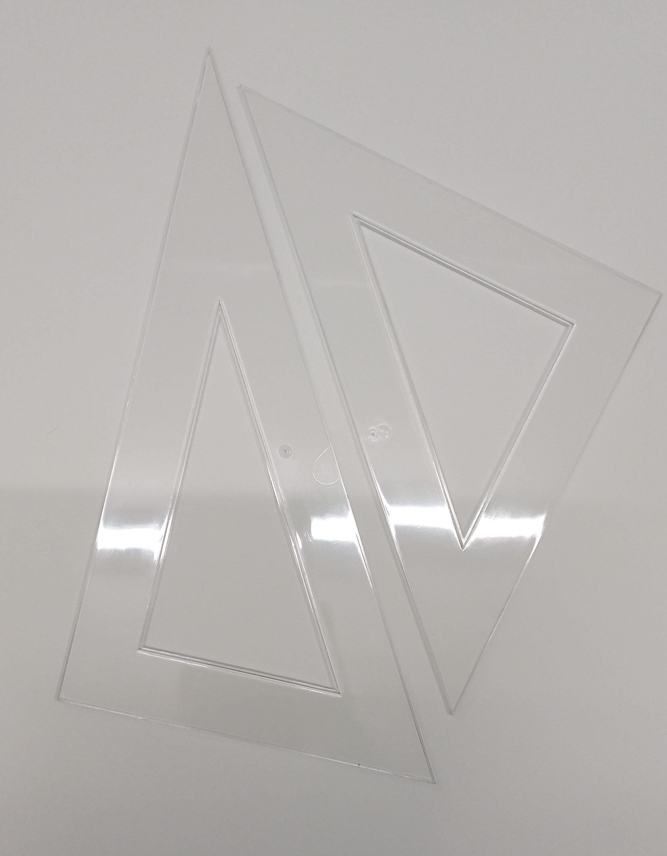 Σετ Τρίγωνα 30εκ. με πατούρα, χωρίς αρίθμηση